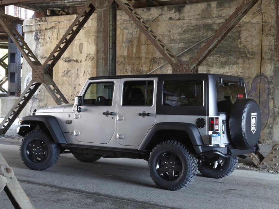  Jeep Wrangler Call of Duty MW3 Special Edition 2011 года  (фото 21 из 33)